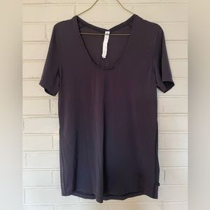 Lululemon black shirt